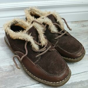 Wind River Women’s Leather Casual Shoes Size 7 – Brown